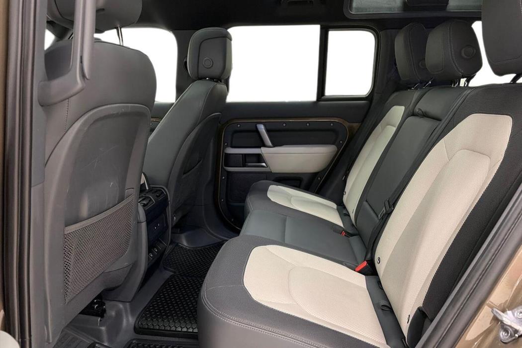 LAND ROVER Defender 2023