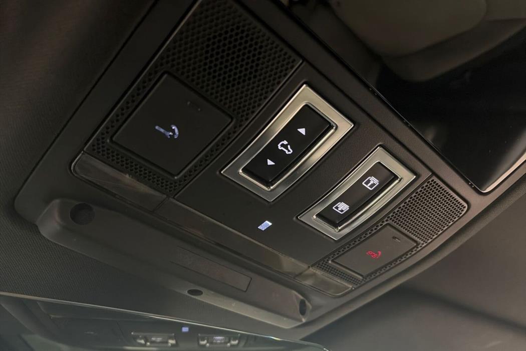 LAND ROVER Defender 2023