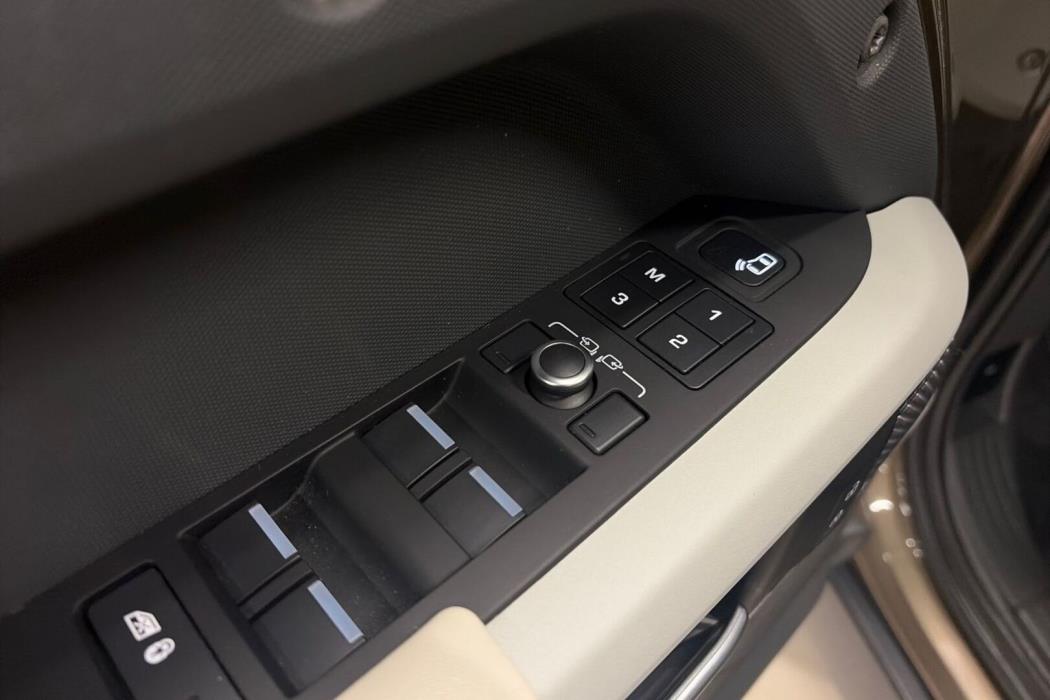 LAND ROVER Defender 2023