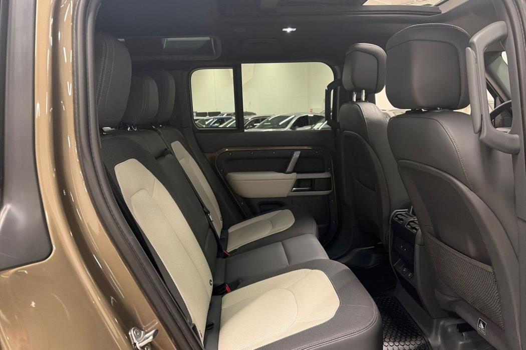 LAND ROVER Defender 2023