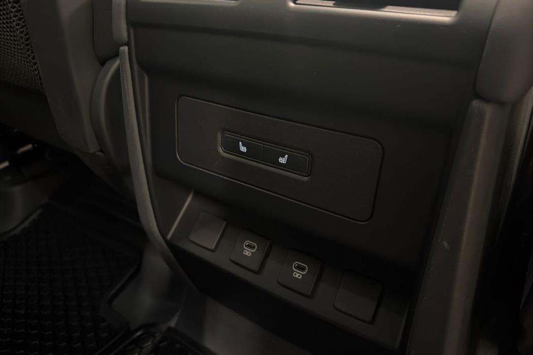 LAND ROVER Defender 2023