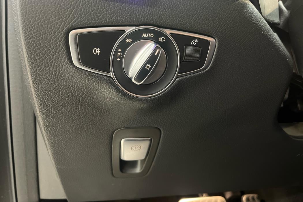 MERCEDES-BENZ EQC 2021