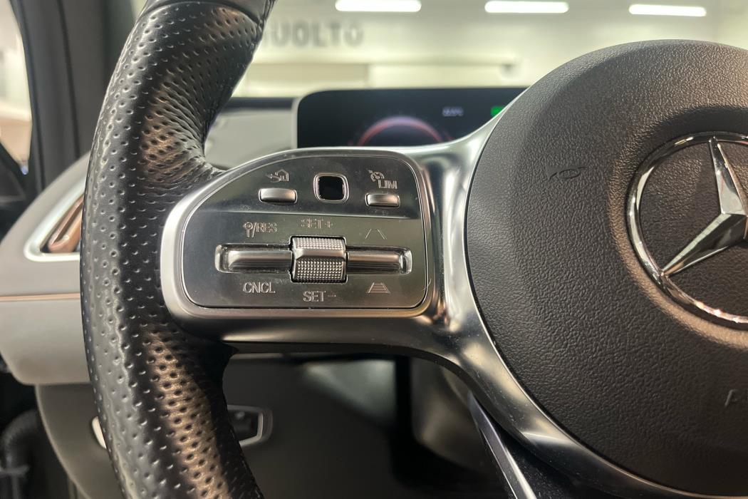 MERCEDES-BENZ EQC 2021