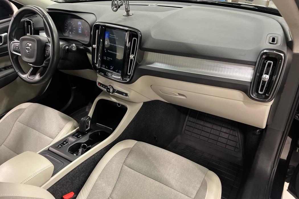 VOLVO XC40 2018
