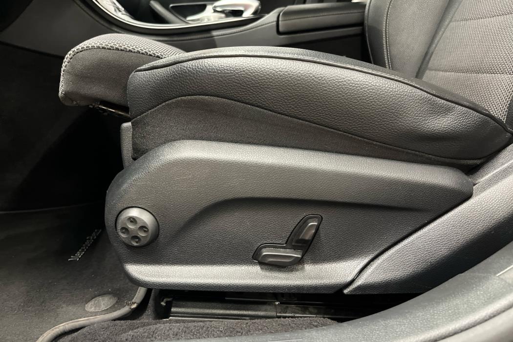 MERCEDES-BENZ E 2016