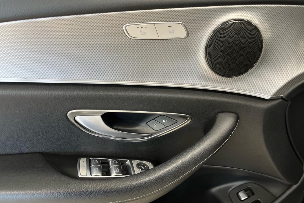 MERCEDES-BENZ E 2016