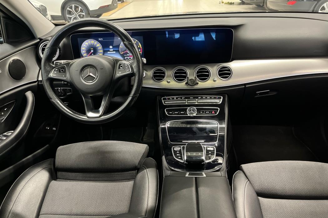 MERCEDES-BENZ E 2016