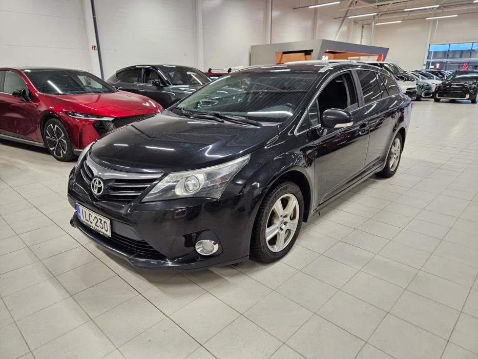TOYOTA Avensis 2013