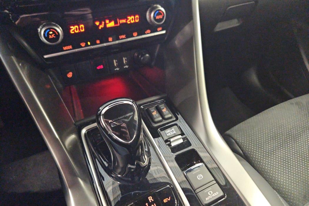 MITSUBISHI Eclipse Cross 2025