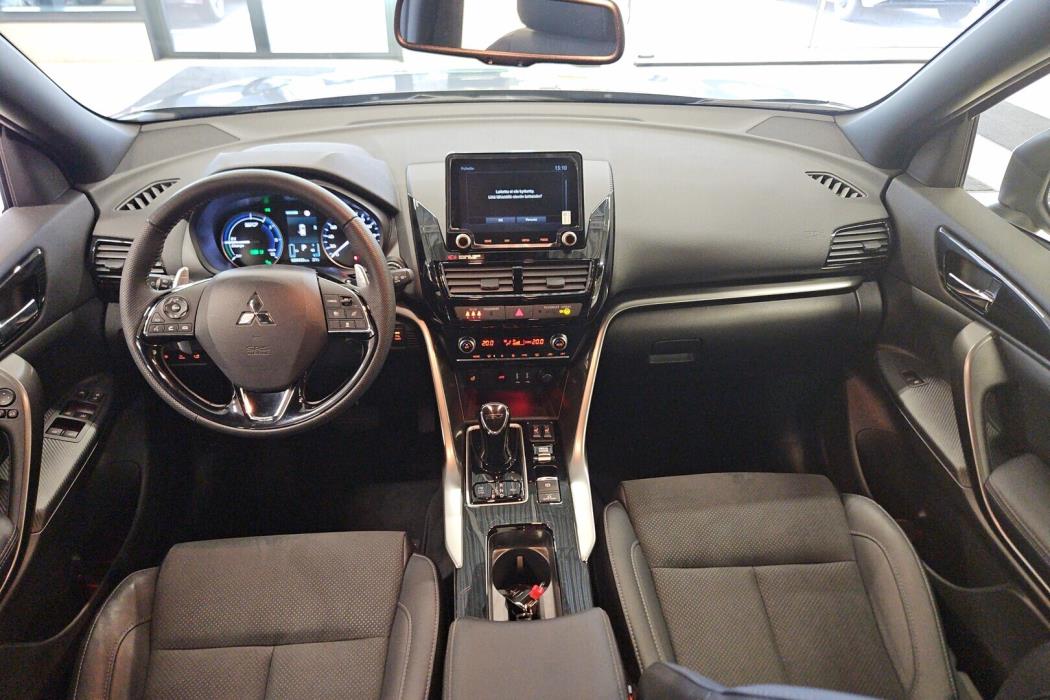 MITSUBISHI Eclipse Cross 2025