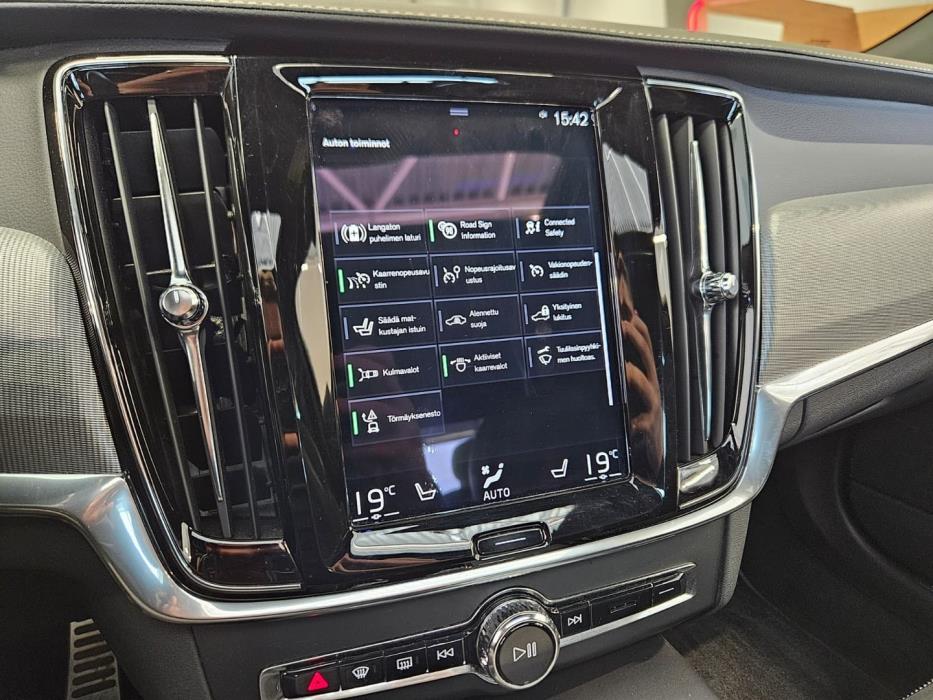 VOLVO S90 2021