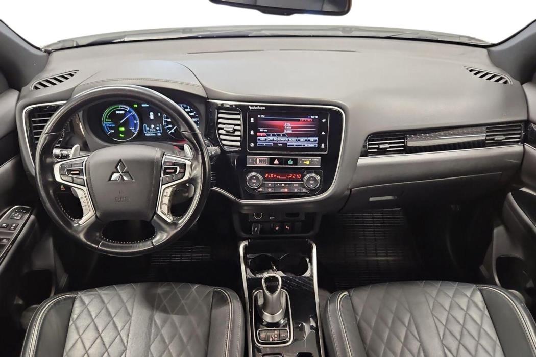 MITSUBISHI Outlander PHEV 2019