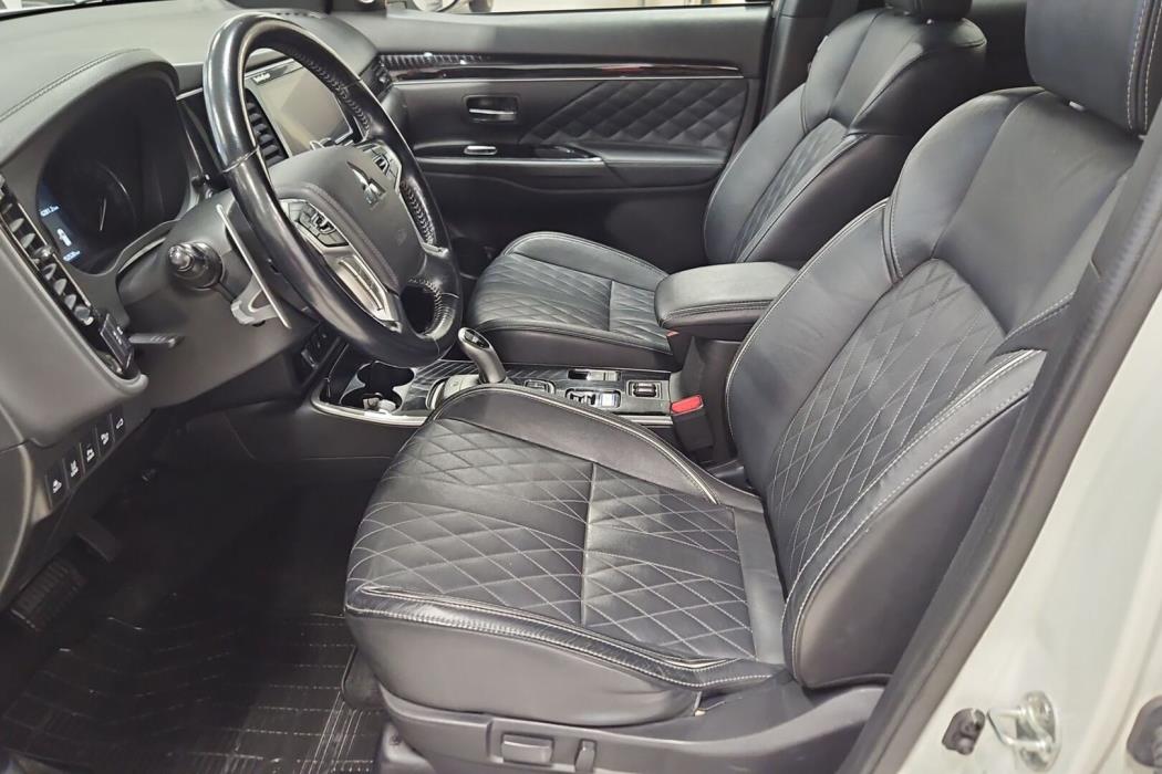 MITSUBISHI Outlander PHEV 2019