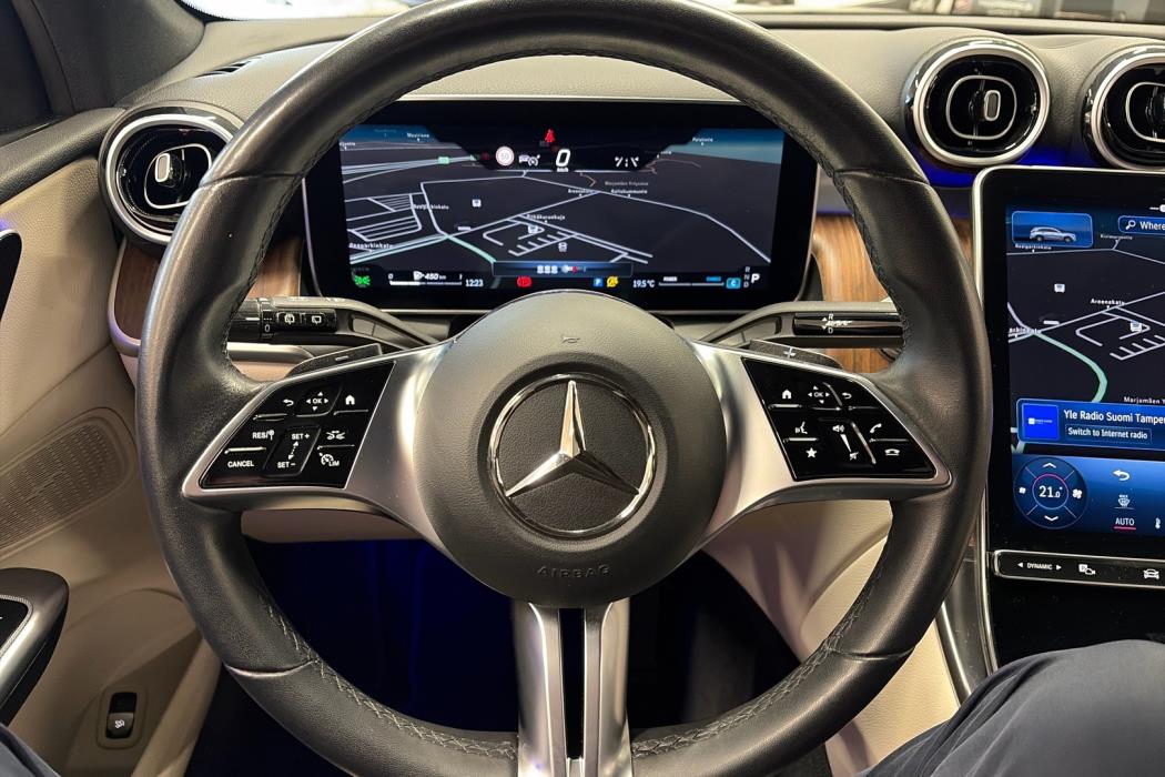 MERCEDES-BENZ GLC 2023