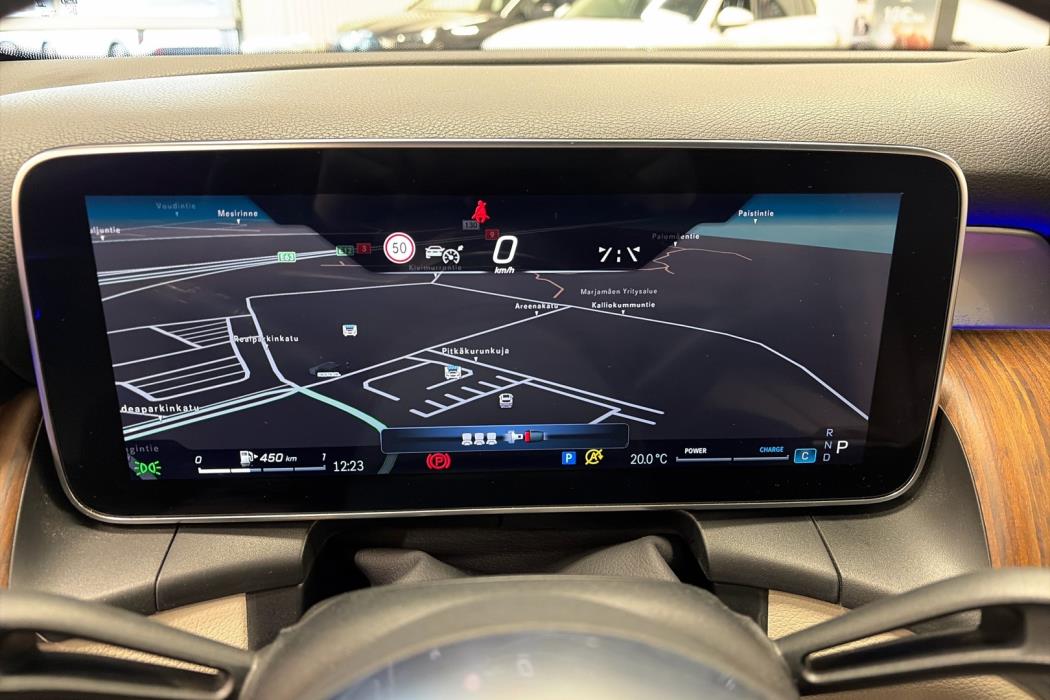 MERCEDES-BENZ GLC 2023