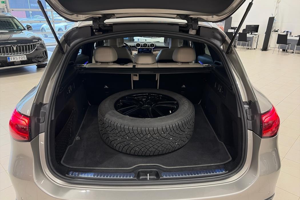 MERCEDES-BENZ GLC 2023