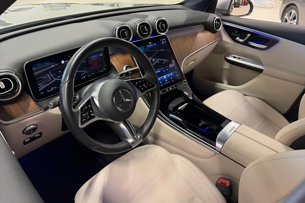 MERCEDES-BENZ GLC 2023