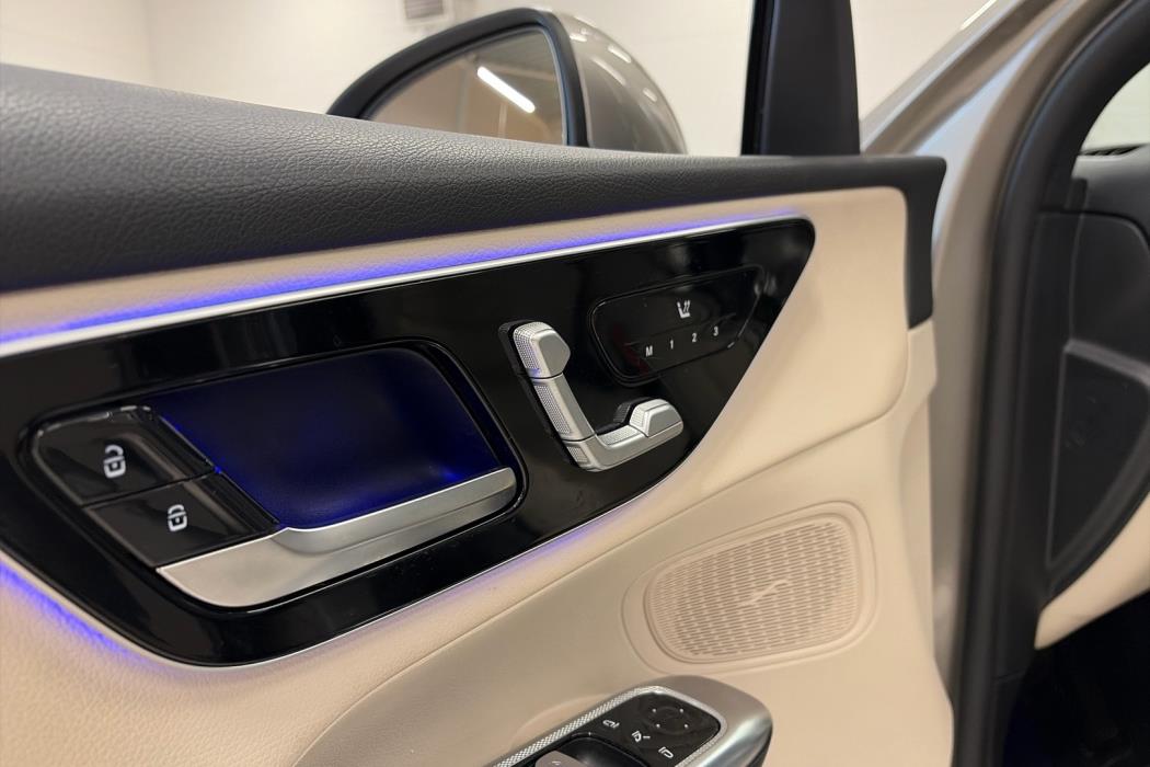 MERCEDES-BENZ GLC 2023