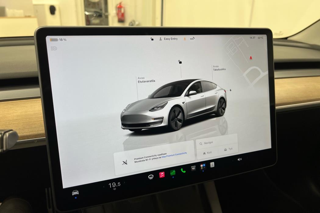TESLA Model 3 2022