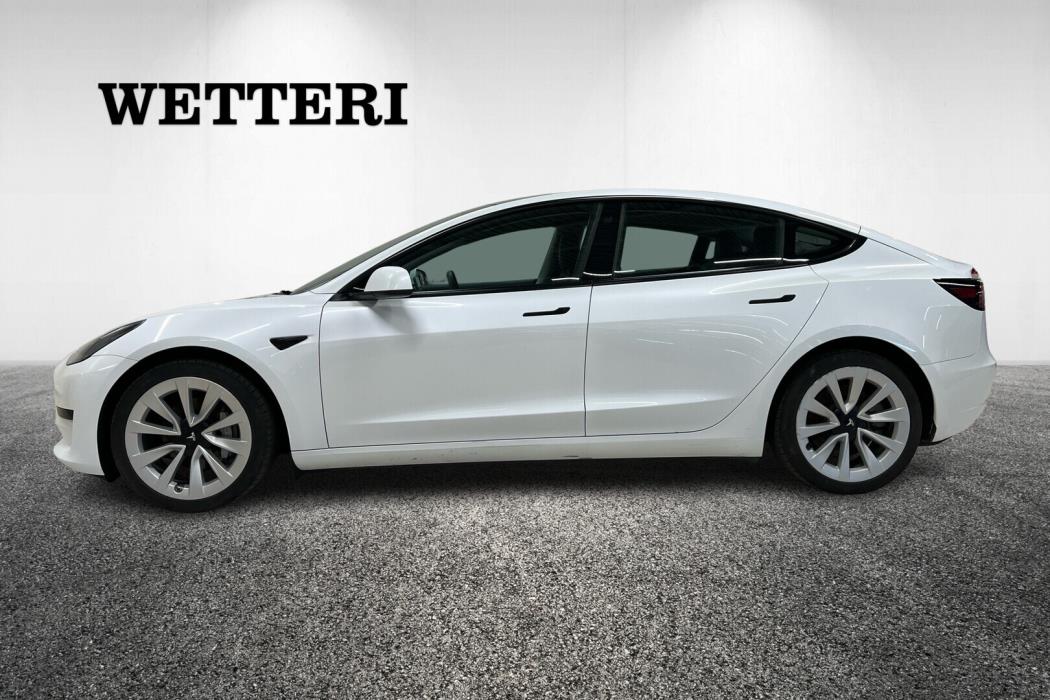 TESLA Model 3 2022