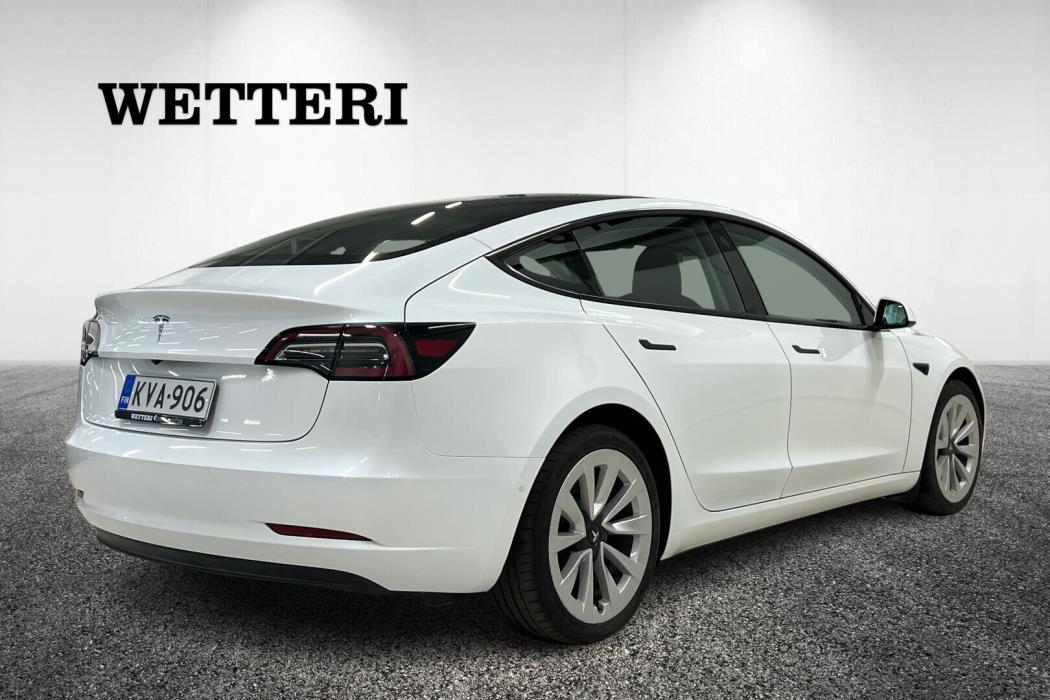 TESLA Model 3 2022