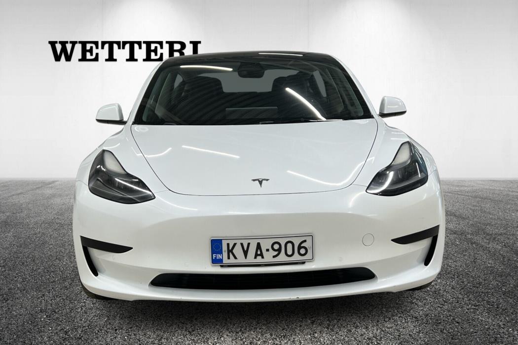 TESLA Model 3 2022