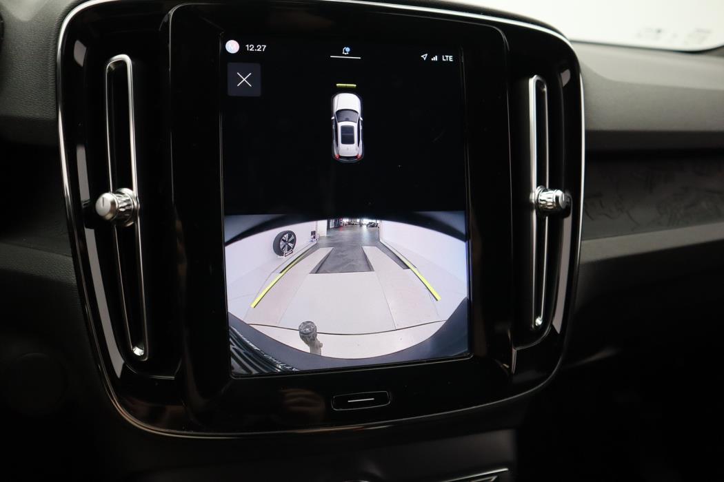 VOLVO XC40 2023