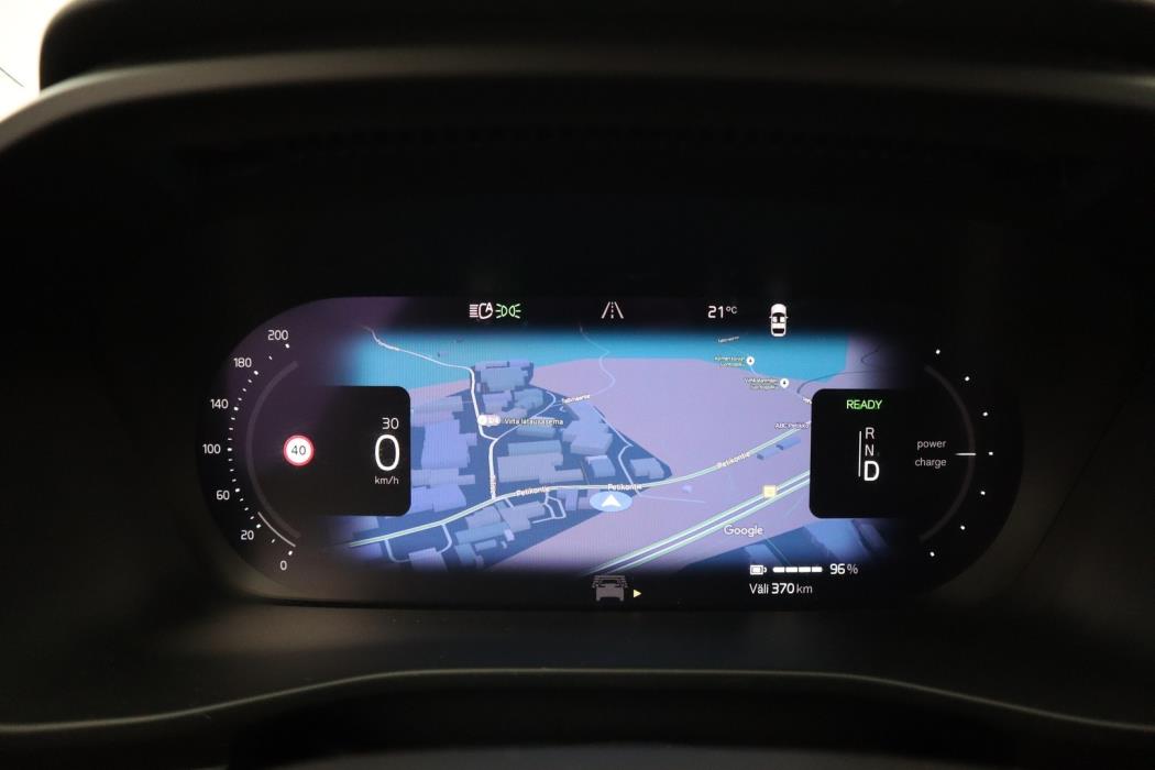 VOLVO XC40 2023