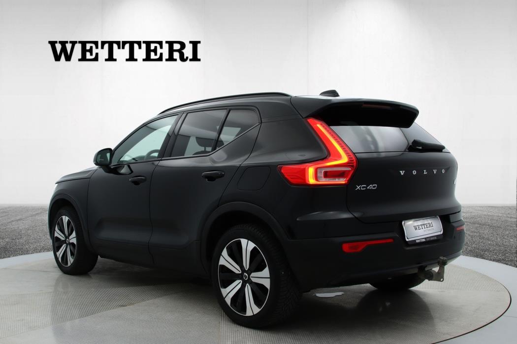 VOLVO XC40 2023