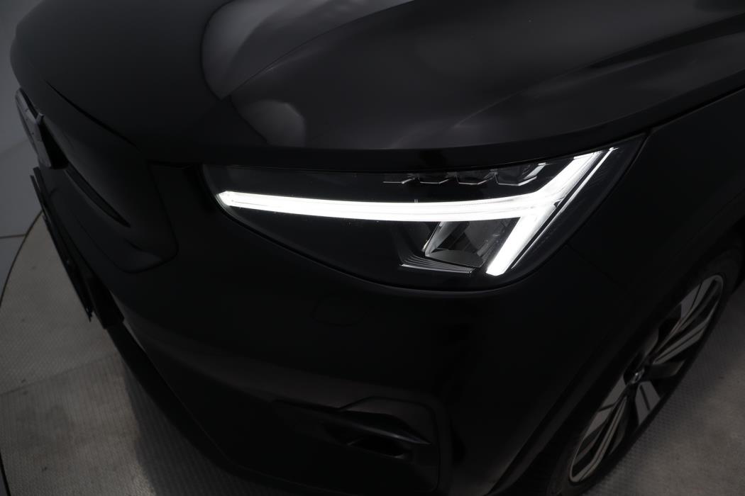 VOLVO XC40 2023