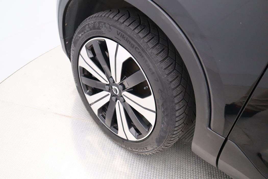 VOLVO XC40 2023