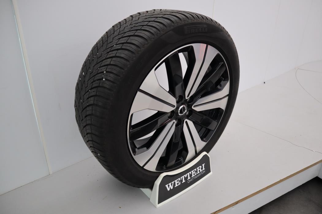 VOLVO XC40 2023