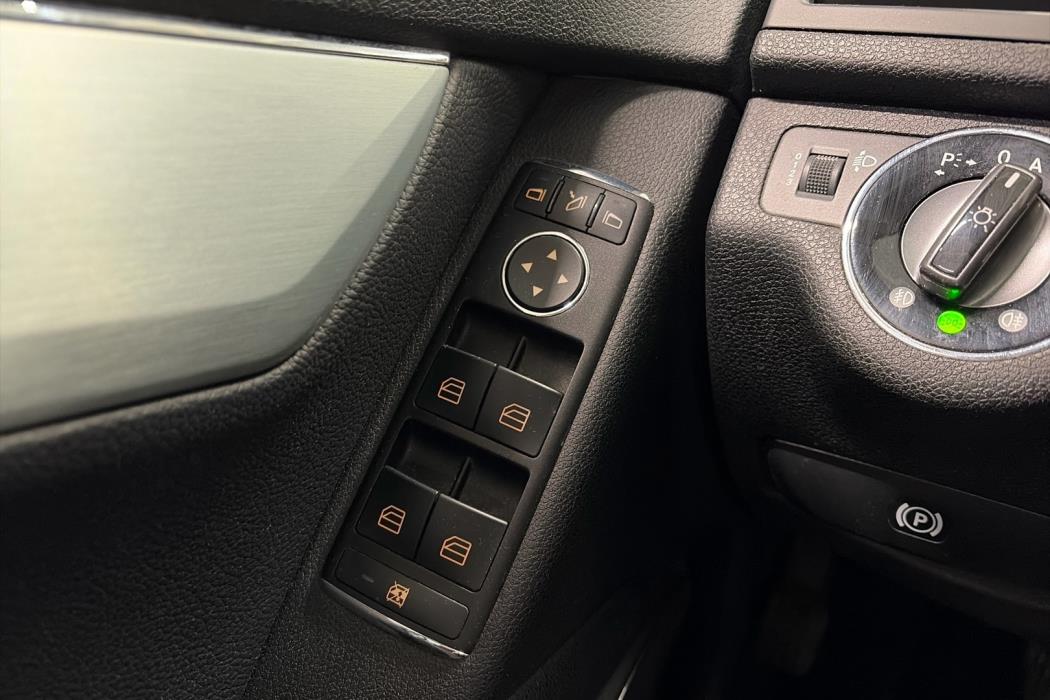 MERCEDES-BENZ C 2007