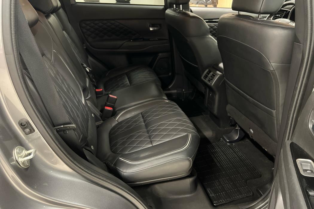 MITSUBISHI Outlander PHEV 2020