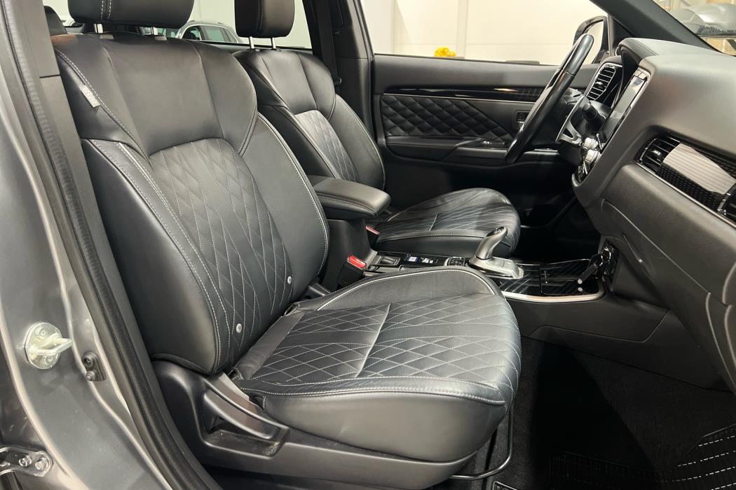 MITSUBISHI Outlander PHEV 2020