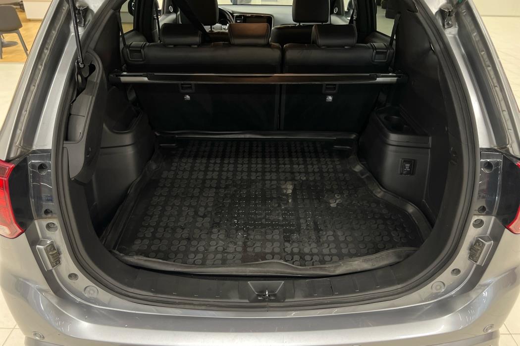 MITSUBISHI Outlander PHEV 2020