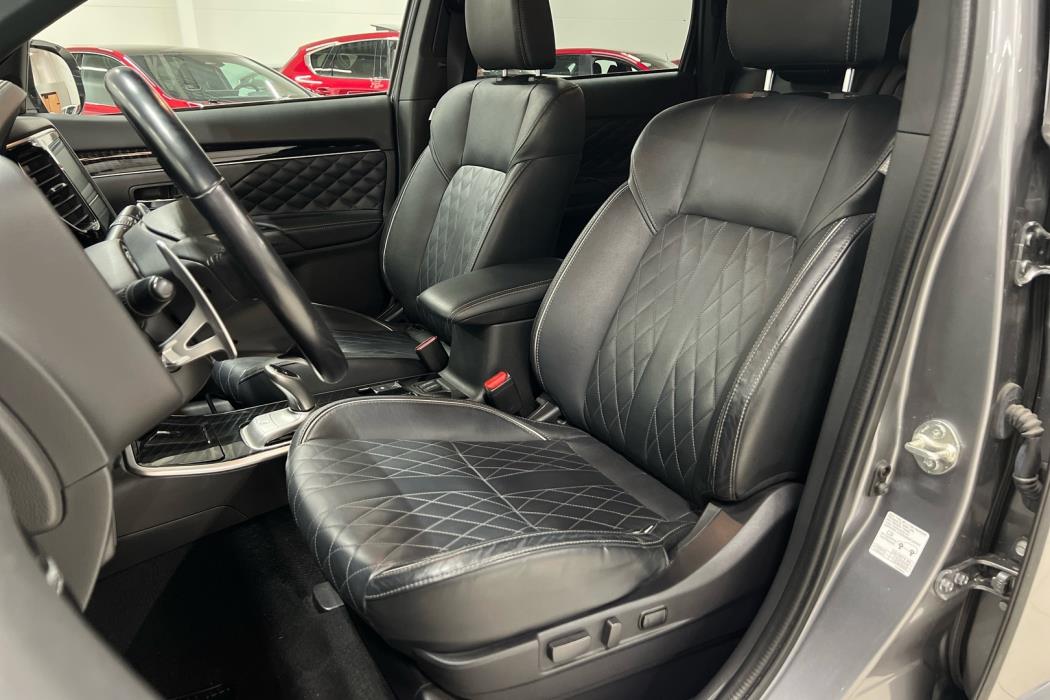 MITSUBISHI Outlander PHEV 2020