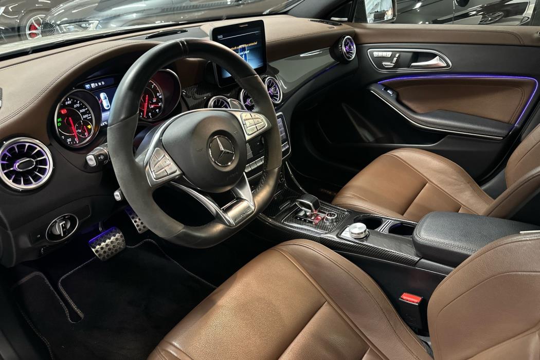 MERCEDES-BENZ CLA 45 AMG 2016