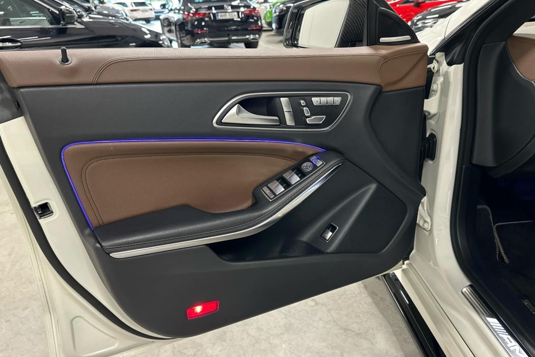 MERCEDES-BENZ CLA 45 AMG 2016