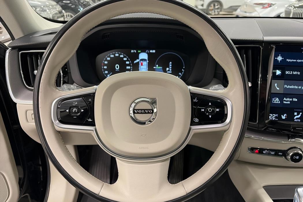VOLVO XC60 2019
