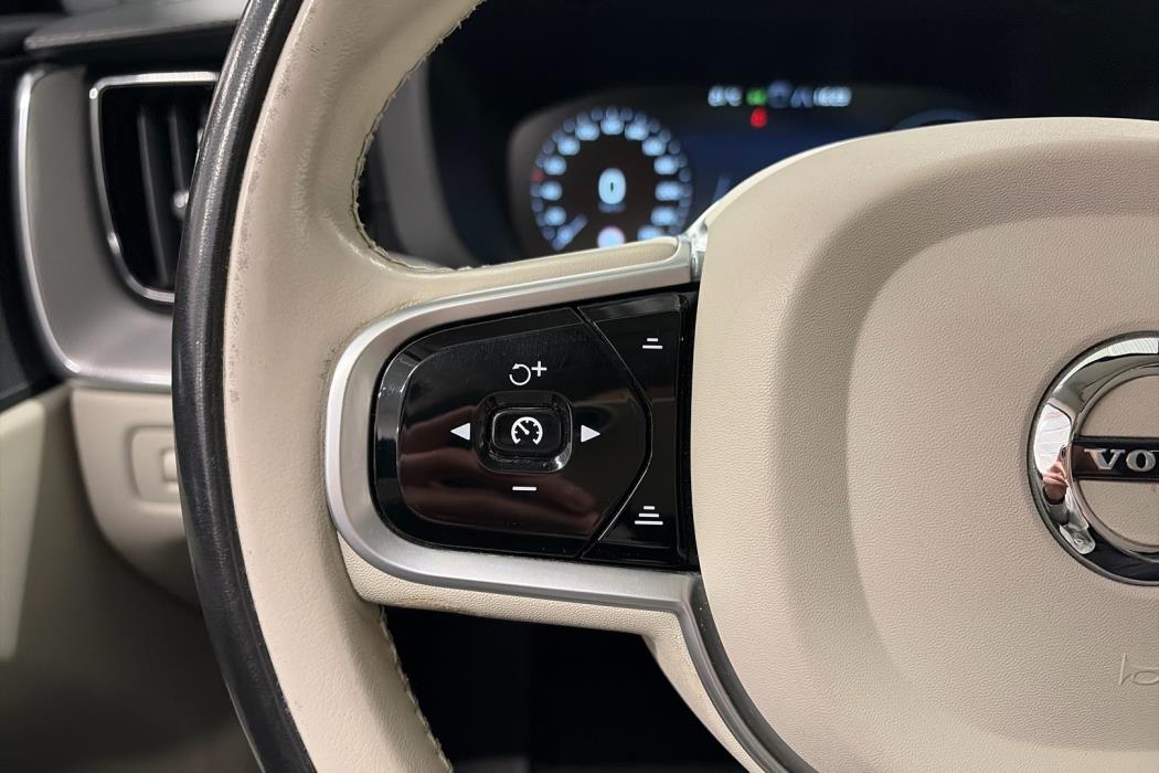 VOLVO XC60 2019