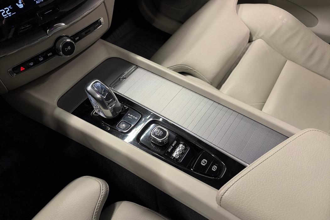 VOLVO XC60 2019