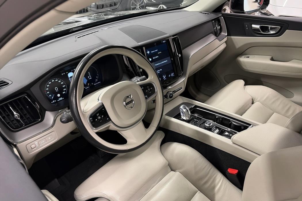 VOLVO XC60 2019