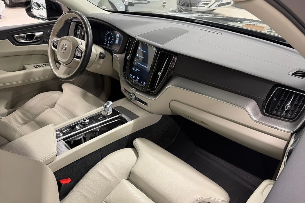 VOLVO XC60 2019