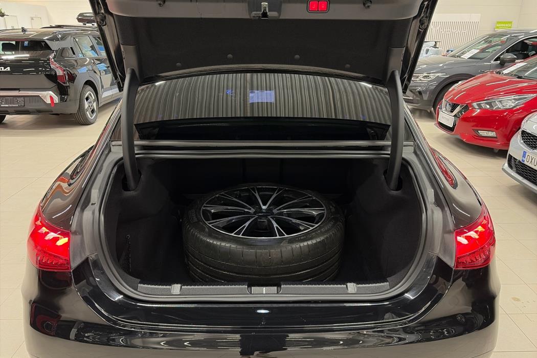 MERCEDES-BENZ EQE 2022