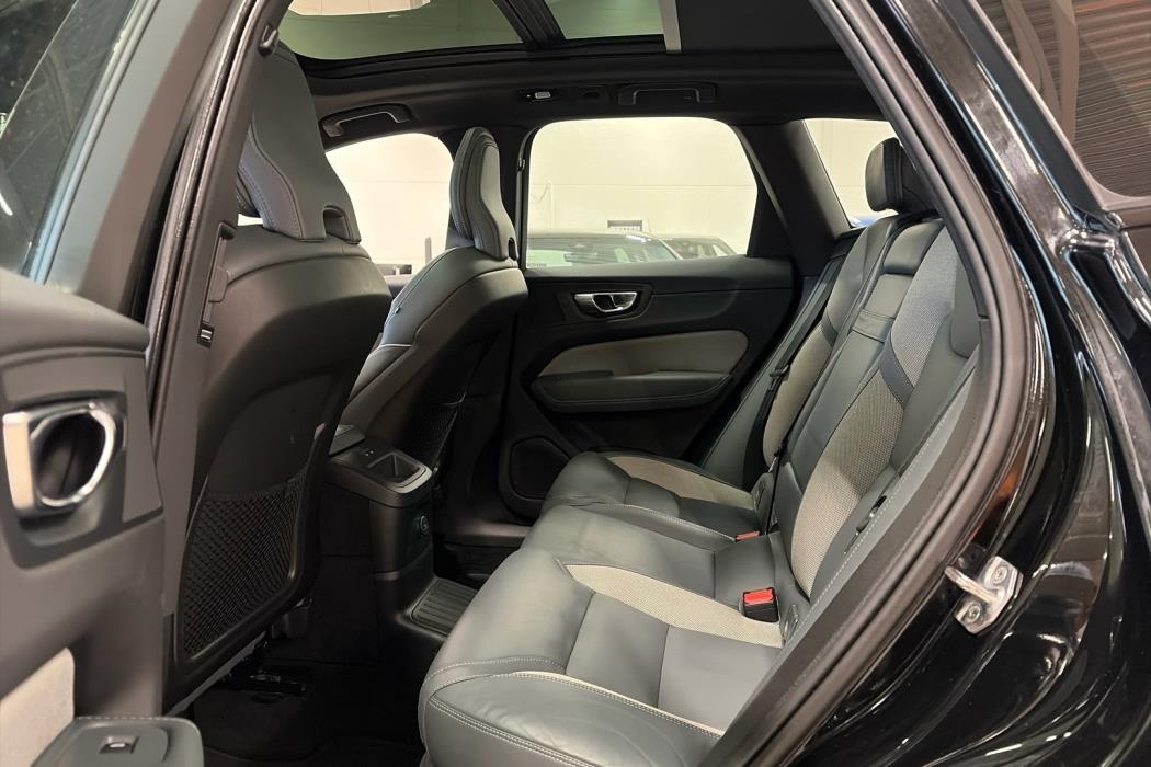 VOLVO XC60 2022