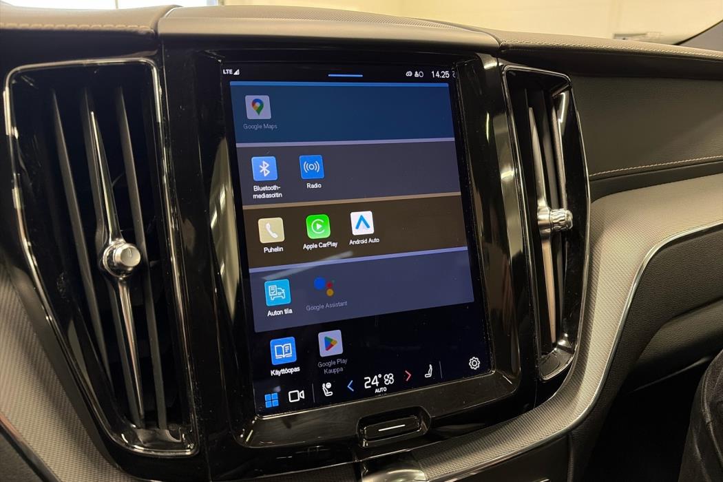 VOLVO XC60 2022