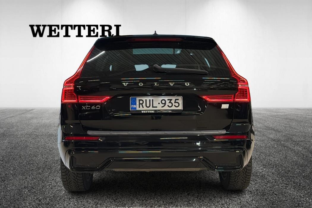 VOLVO XC60 2022