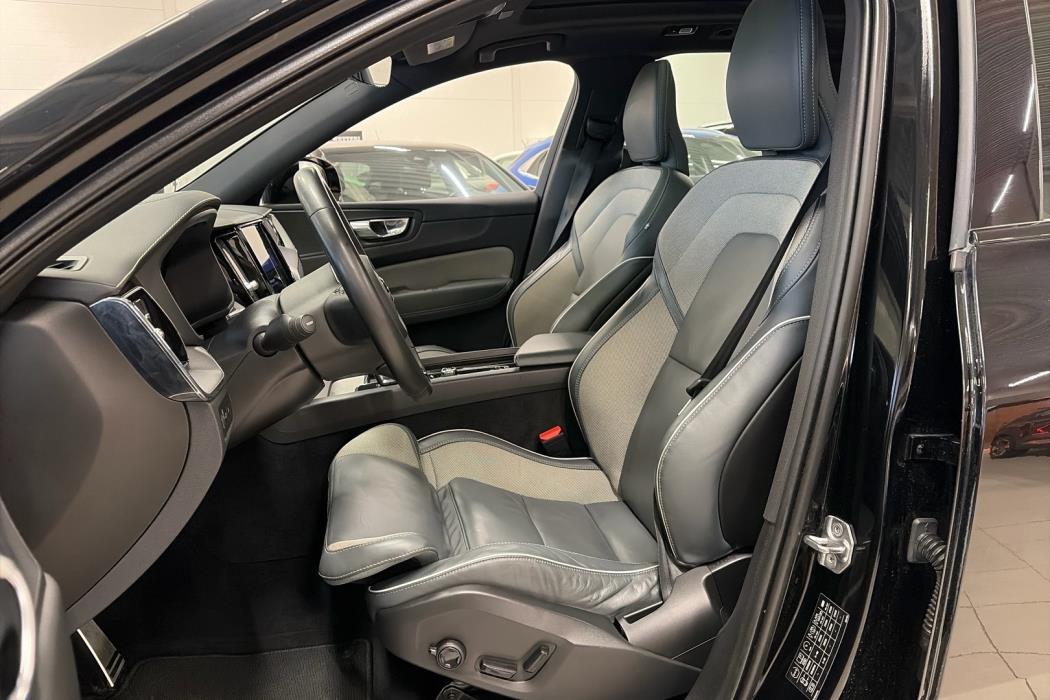 VOLVO XC60 2022