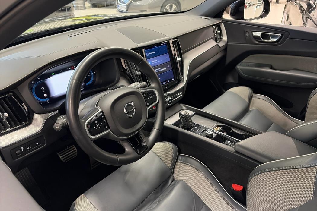 VOLVO XC60 2022